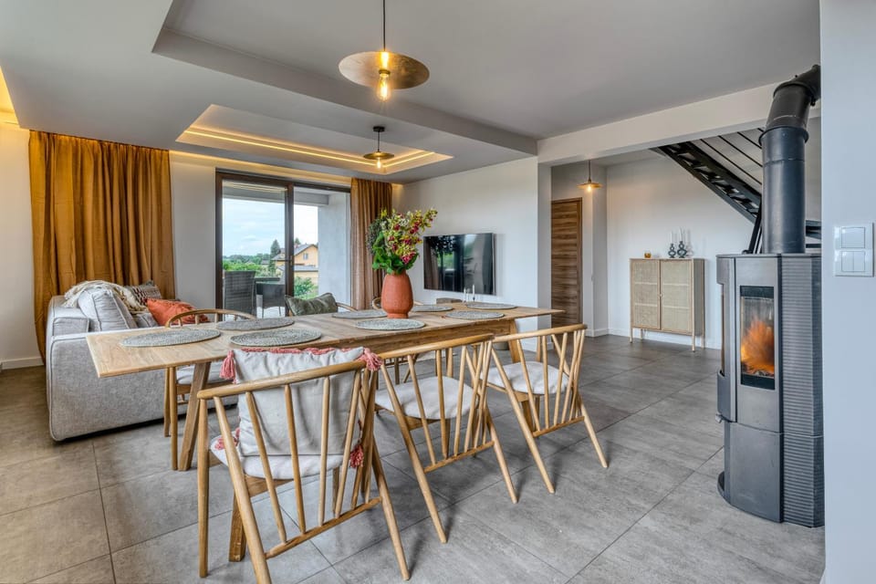 TV and multimedia, Kitchen or kitchenette, Seating area, Dining area