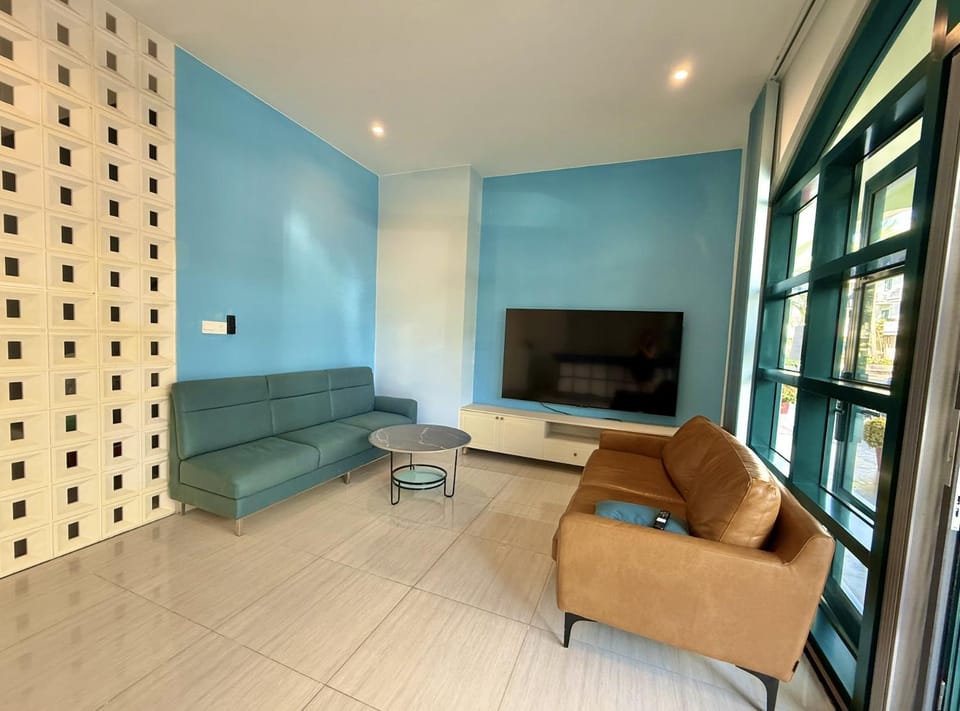 Communal lounge/ TV room, TV and multimedia, Seating area, Internal: Not applicable to any particular room