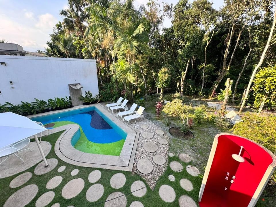 BEACH HOUSE -Designed by Ruy Ohtake House in Bertioga
