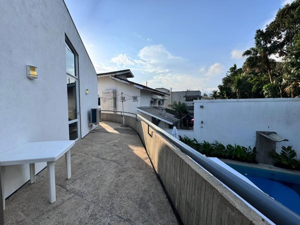 BEACH HOUSE -Designed by Ruy Ohtake House in Bertioga