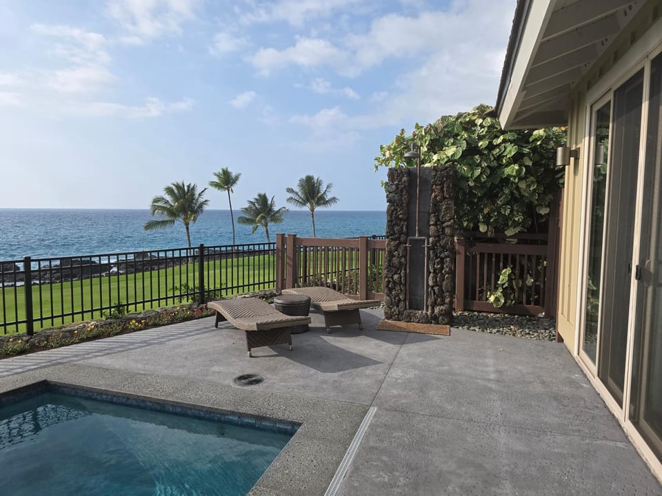 Oceanfront Home with Private Pool & Sunset Views by SkyRun Kona Coast House in South Kona