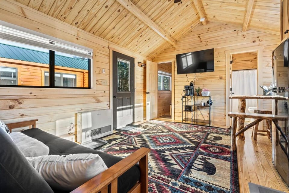 TV and multimedia, Coffee/tea facilities, Living room, Photo of the whole room, Seating area