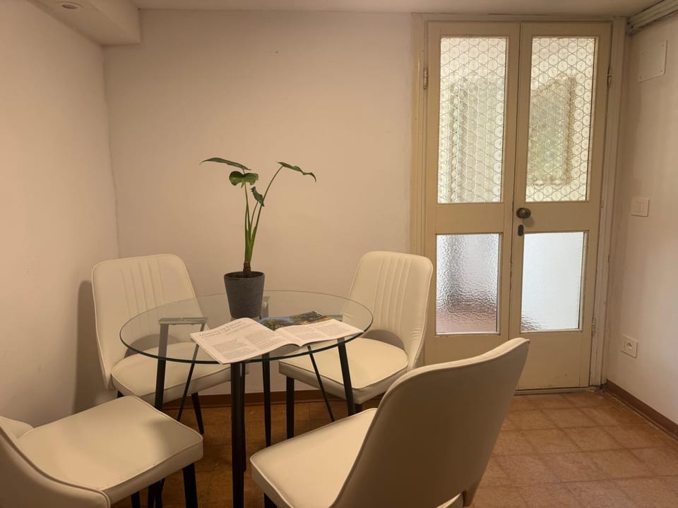 Bilocale rinnovato a Marco Polo 500 m dal mare con aria condizionata per coppie e famiglie Apartment in Viareggio
