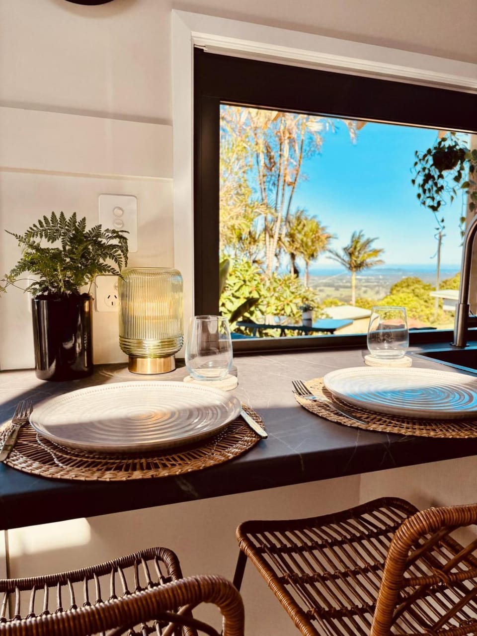 Day, Natural landscape, Dining area, Sea view, kitchen