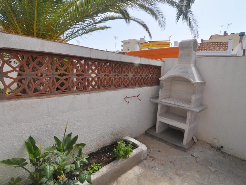 Casa acogedora a 1min de la playa con terraza y parking - HISP-7-10 House in L'Escala