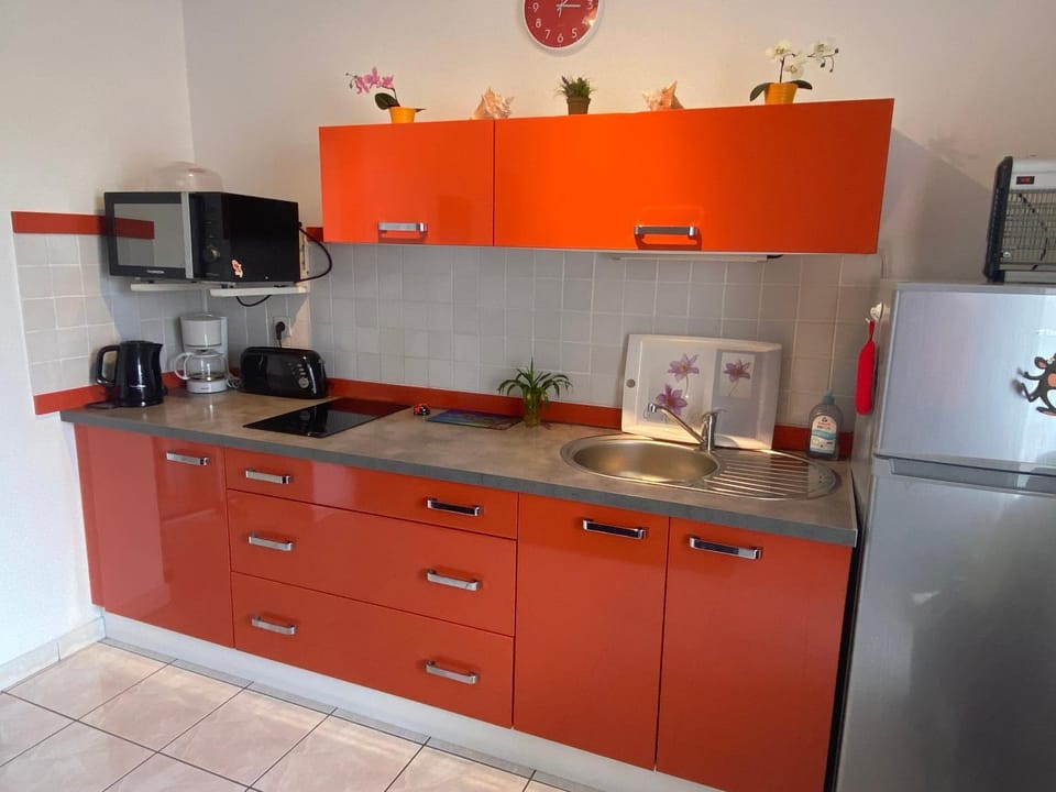 Appartement 2 Pièces Climatisé Proche Plage - FR-1-765-35 Apartment in Les Trois-Îlets