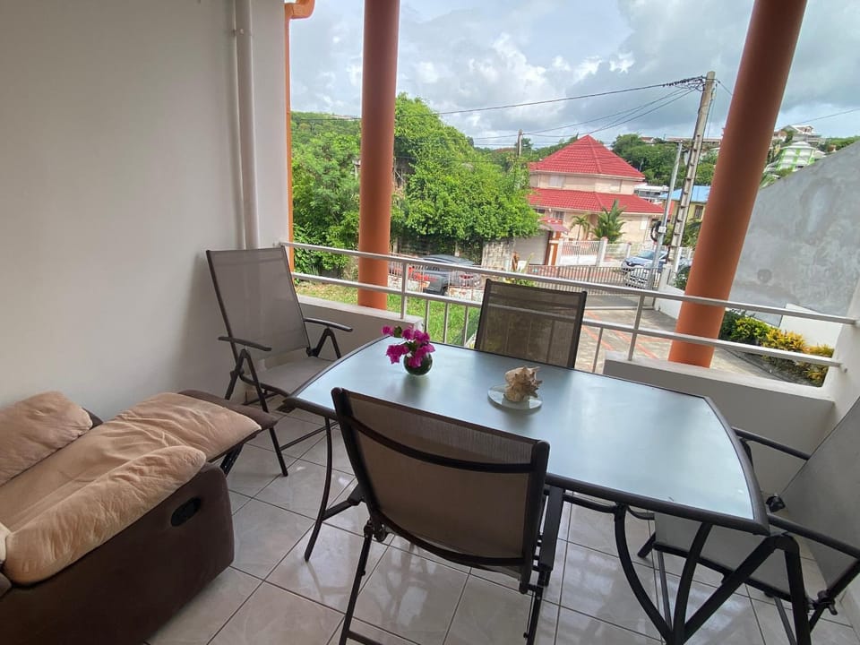 Appartement 2 Pièces Climatisé Proche Plage - FR-1-765-35 Apartment in Les Trois-Îlets
