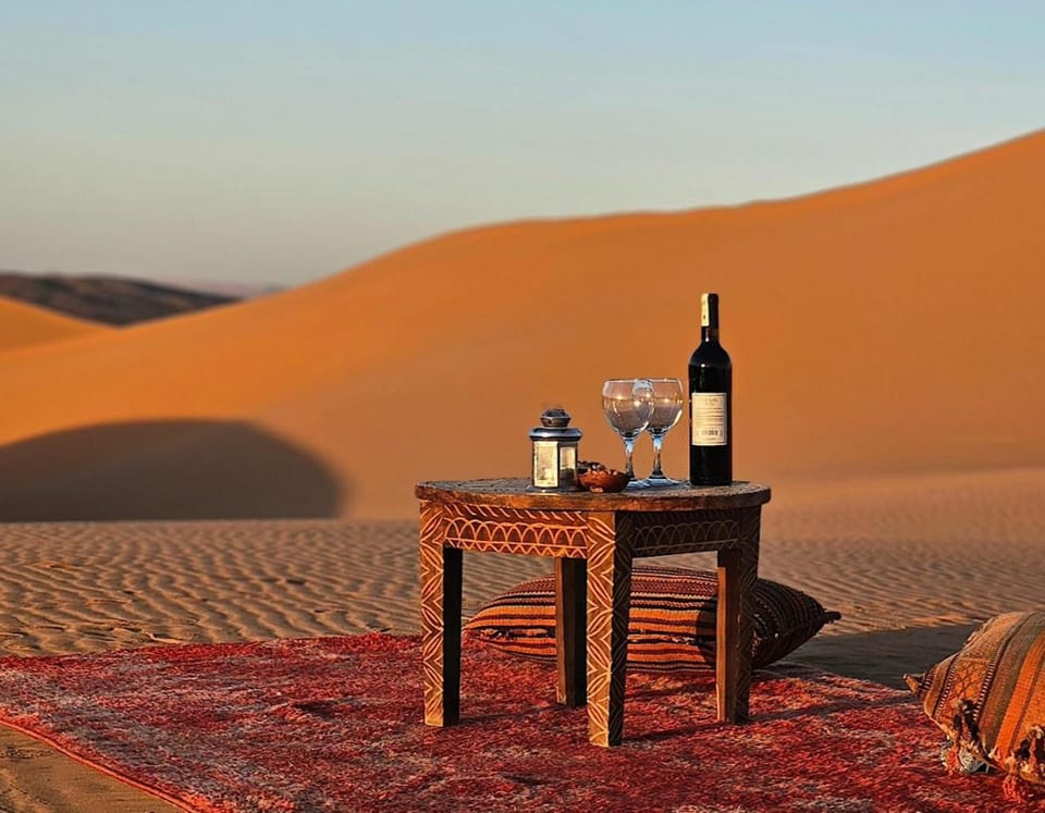Day, Natural landscape, Food and drinks, Dining area, Drinks, Alcoholic drinks