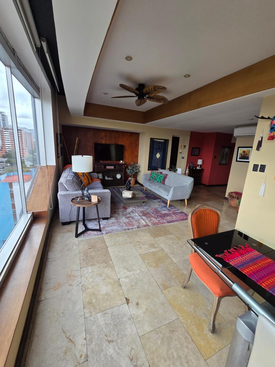 Spacious high Rise Condo w cover Garage zona 13 Apartment in Guatemala City
