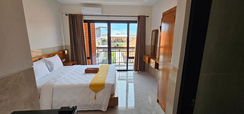 Bed, View (from property/room), Balcony/Terrace, Photo of the whole room, Bedroom, towels, air conditioner