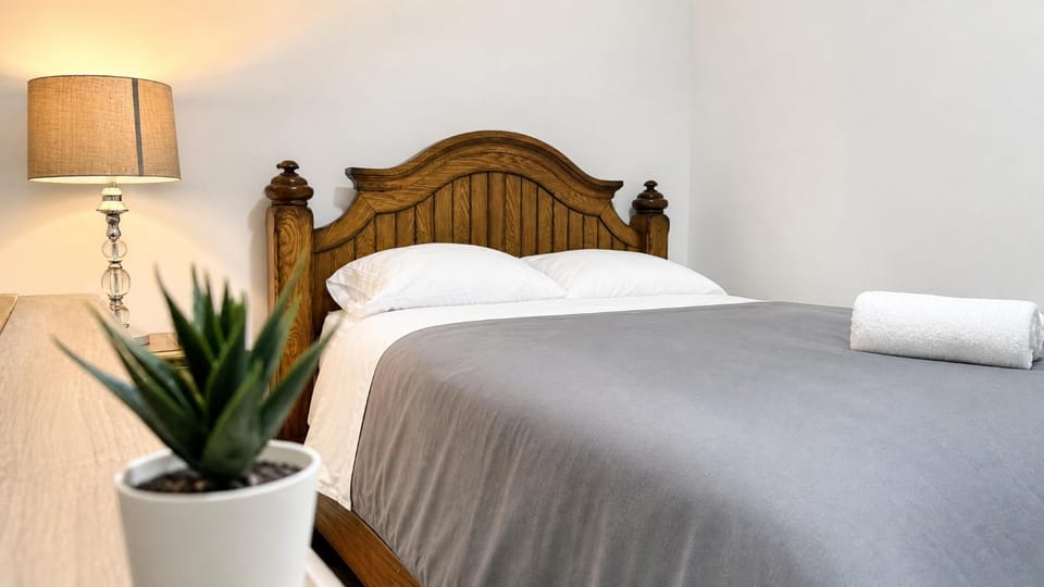Bed, Photo of the whole room, Bedroom, furniture