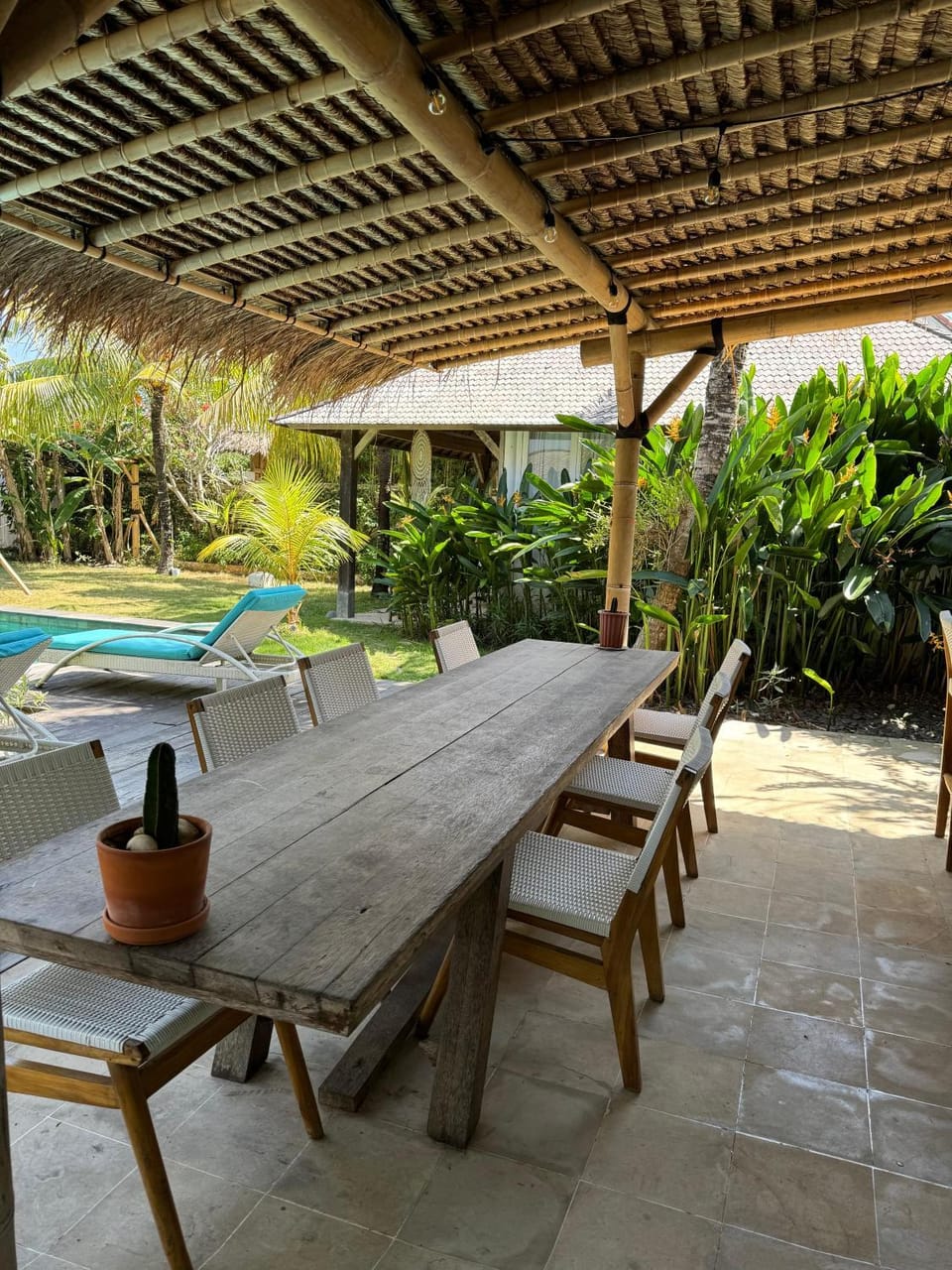 Restaurant/places to eat, Swimming pool