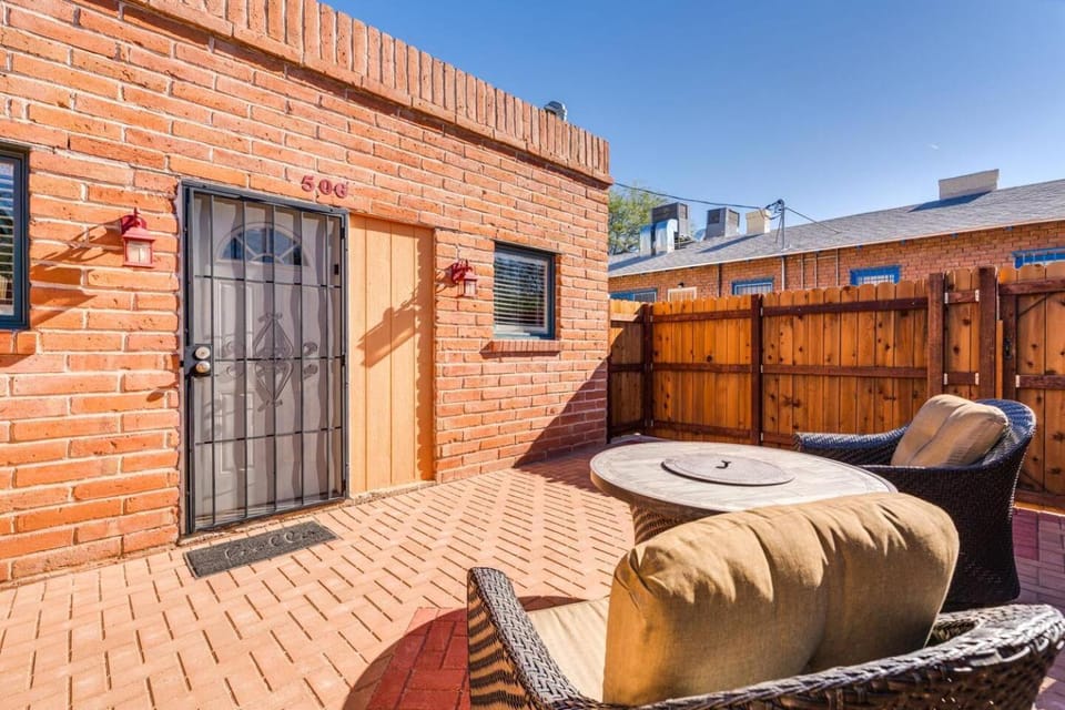 Patio, Facade/entrance, Balcony/Terrace, Seating area