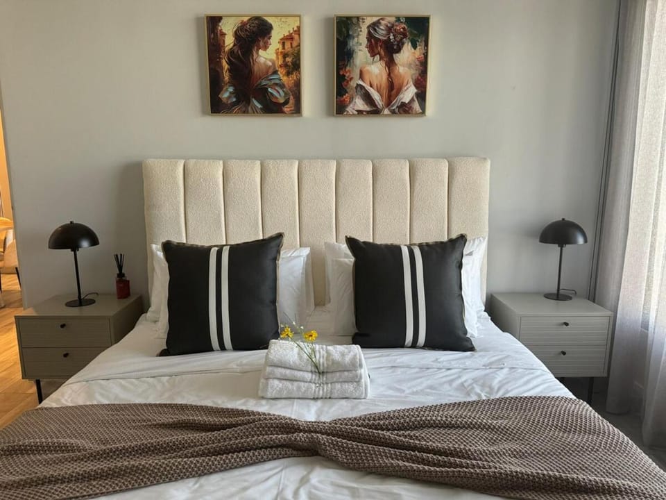 Stylish Dante Trilogy Menlyn Maine Apartment Apartment in Pretoria