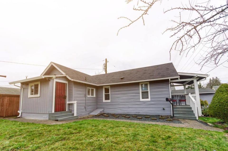 Zen Retreat Near Tacoma & Seattle House in Tacoma