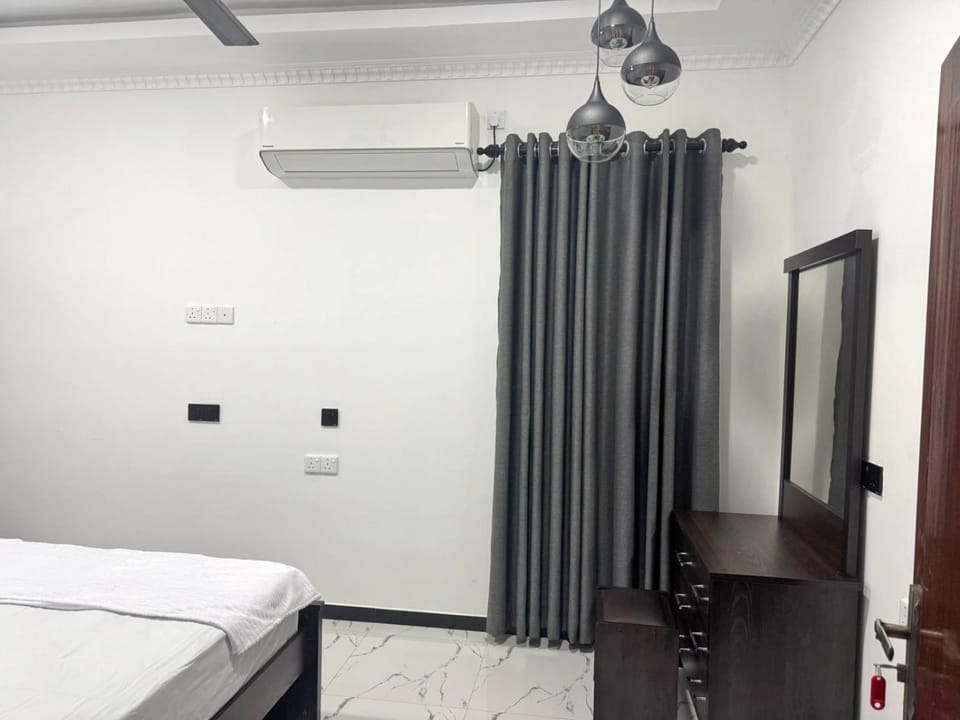 Bedroom, wardrobe, air conditioner