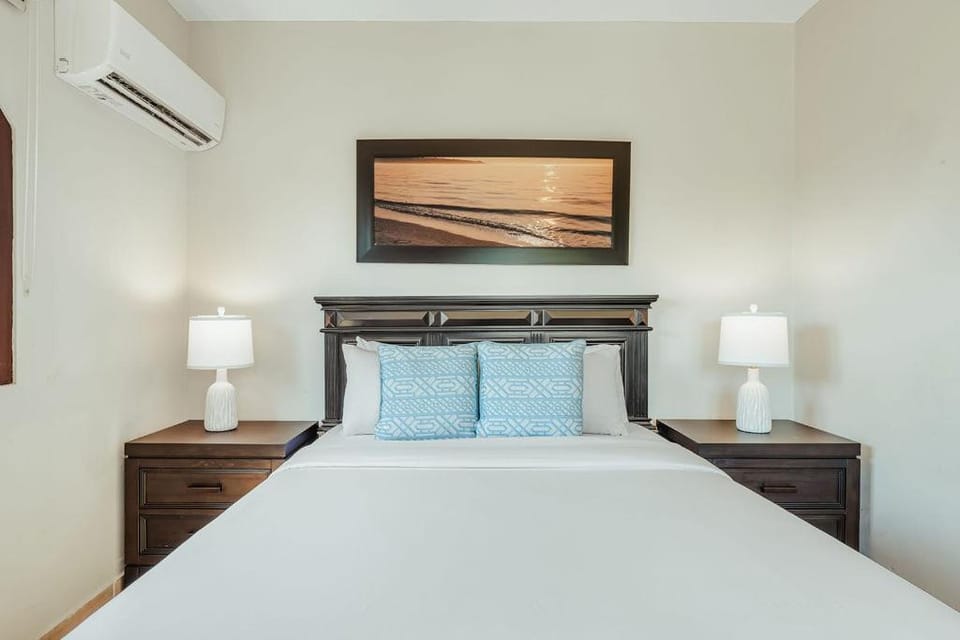 Bed, Bedroom, air conditioner