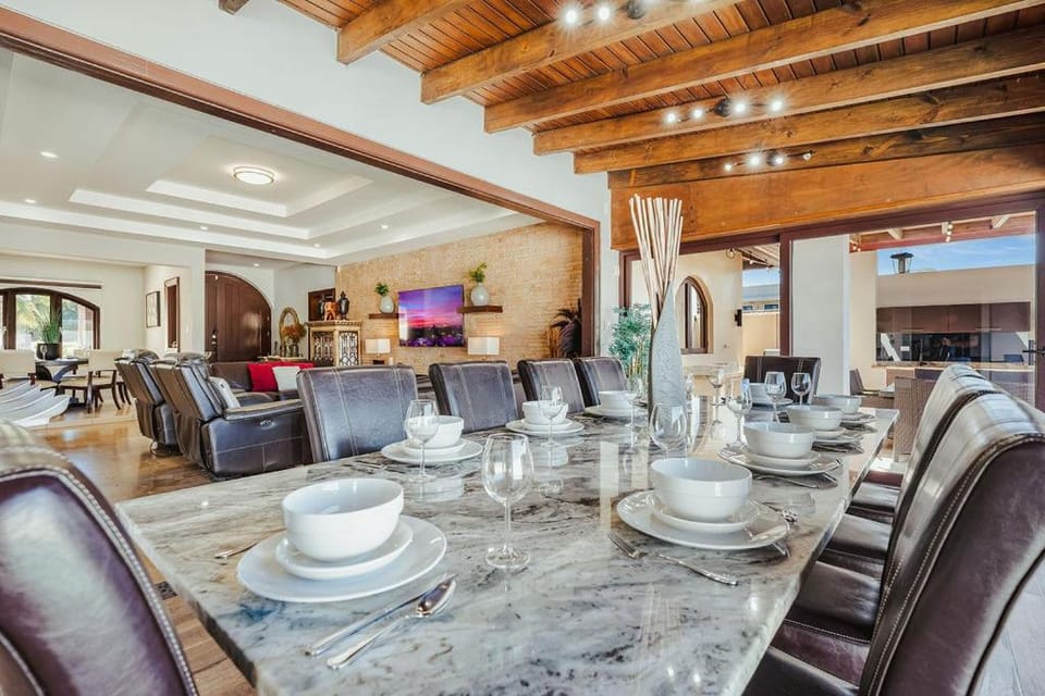 Living room, Dining area
