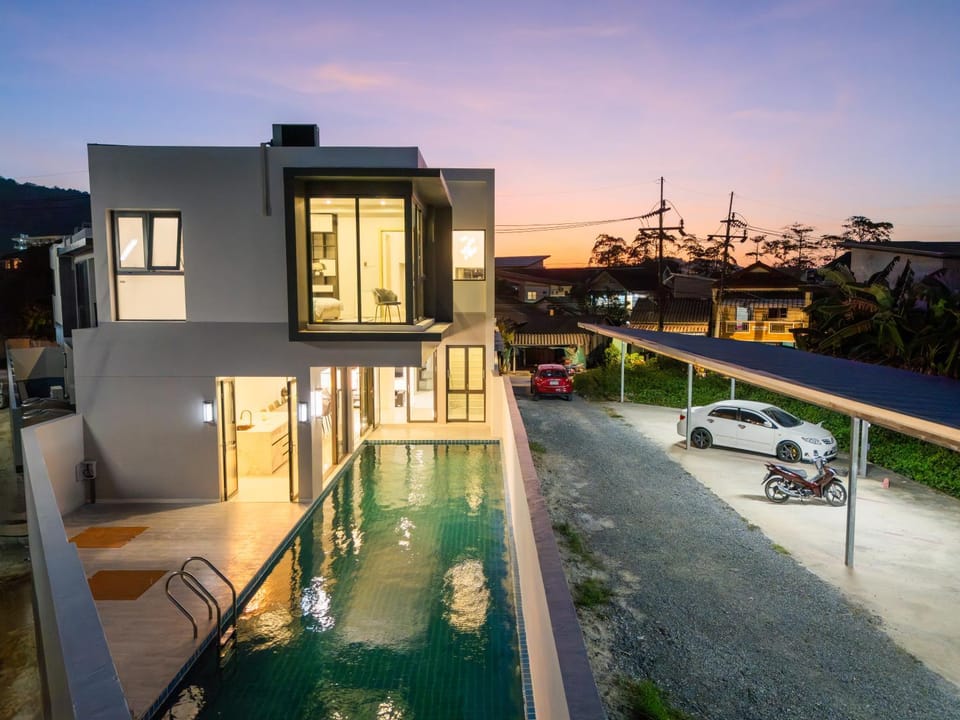 BangTao 5 Bedrooms 2026 New Modern Private Pool Villa Great Location Close to Bangtao Beach Villa in Choeng Thale