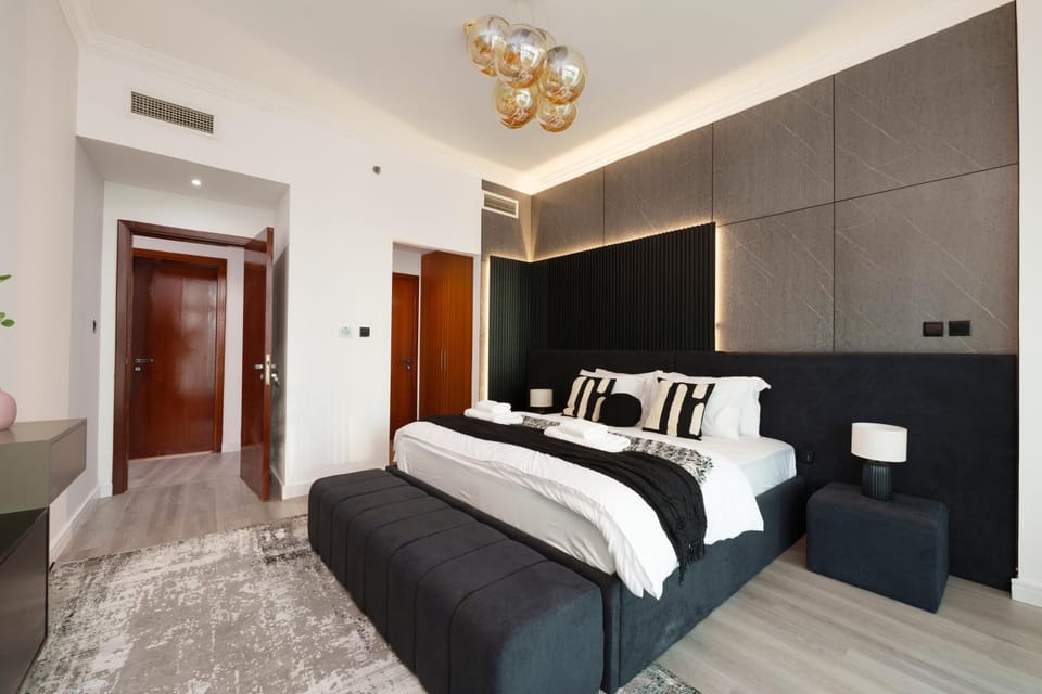 Bed, Living room, Photo of the whole room, Seating area, Bedroom, wardrobe