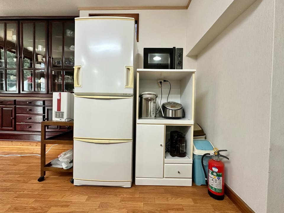 Area and facilities, furniture