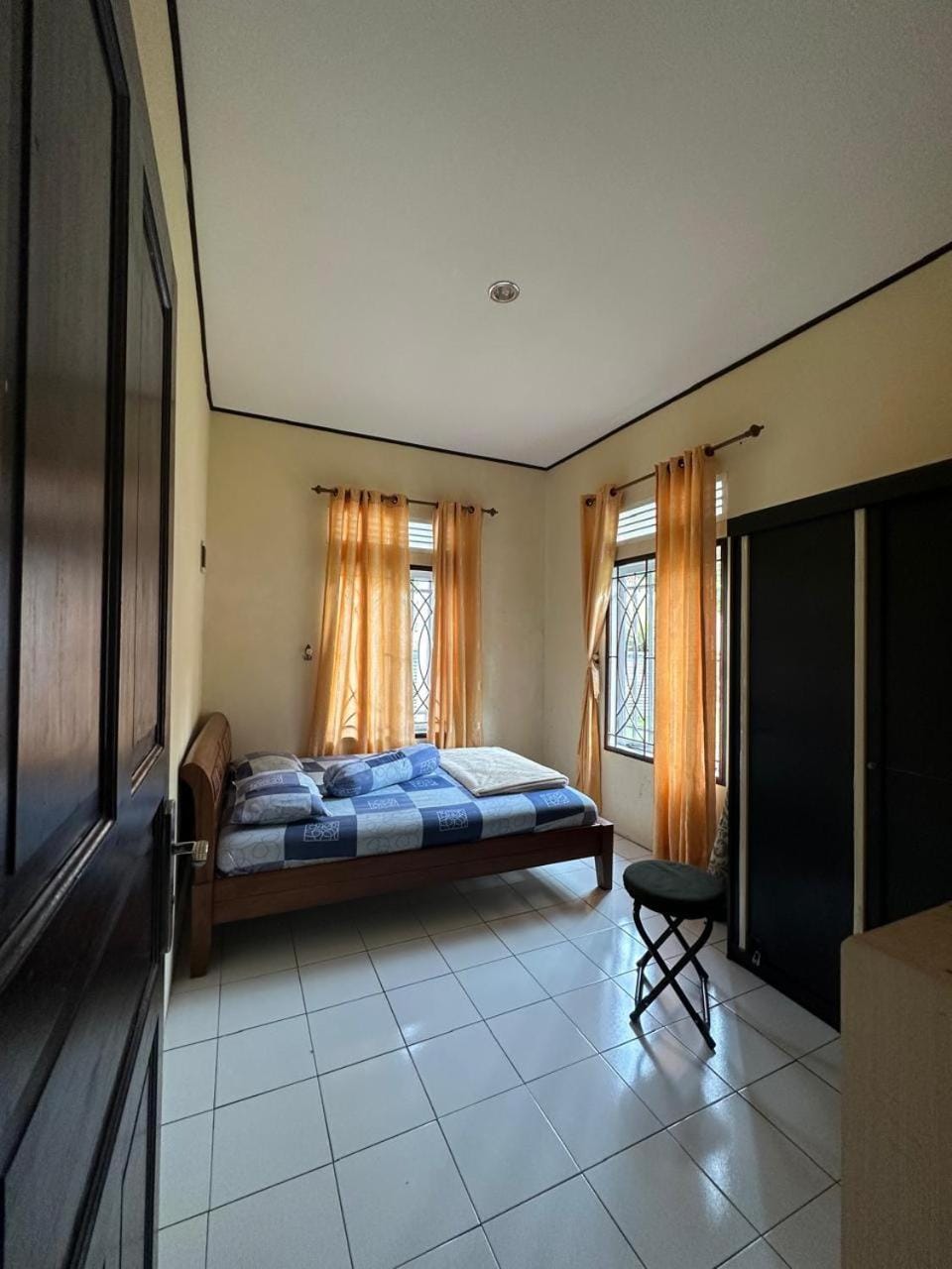 Vila Biru Gundaling Brastagi Villa in Indonesia