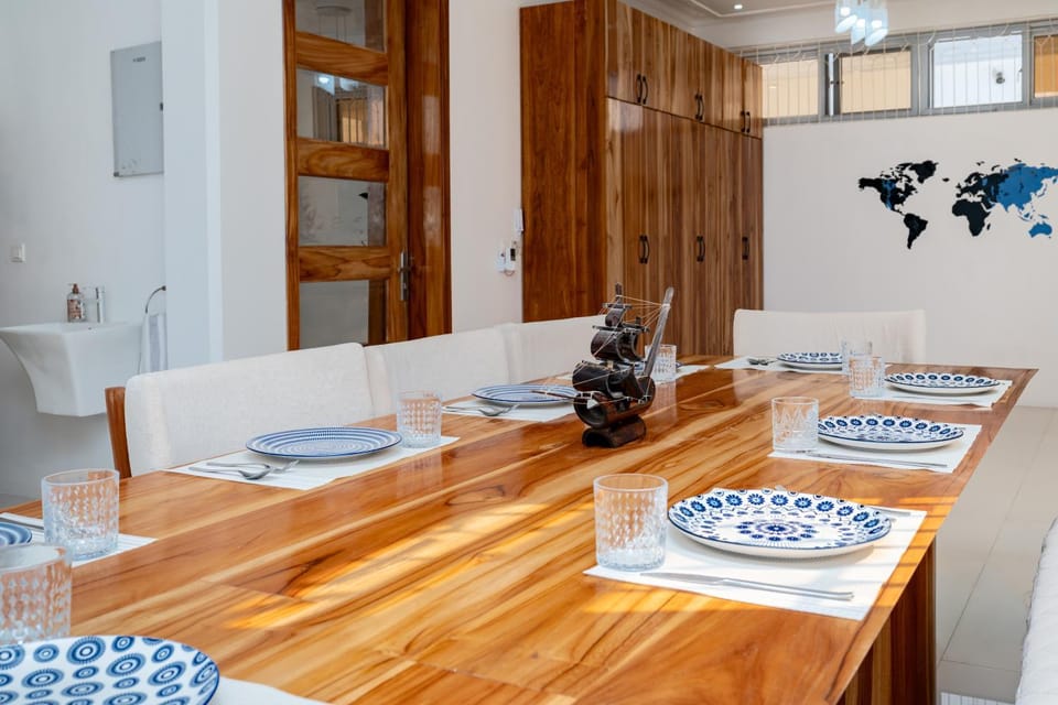 Seating area, Dining area