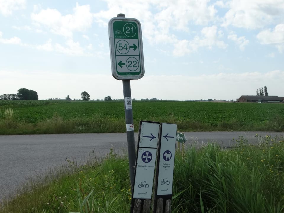Day, Neighbourhood, Natural landscape, Hiking