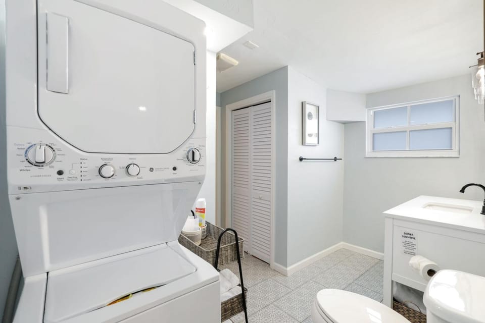 Toilet, washing machine