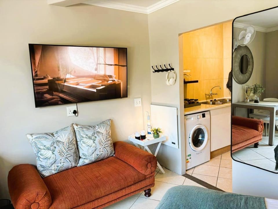 The Clinton - cozy studio escape close to Sandton Apartment in Sandton