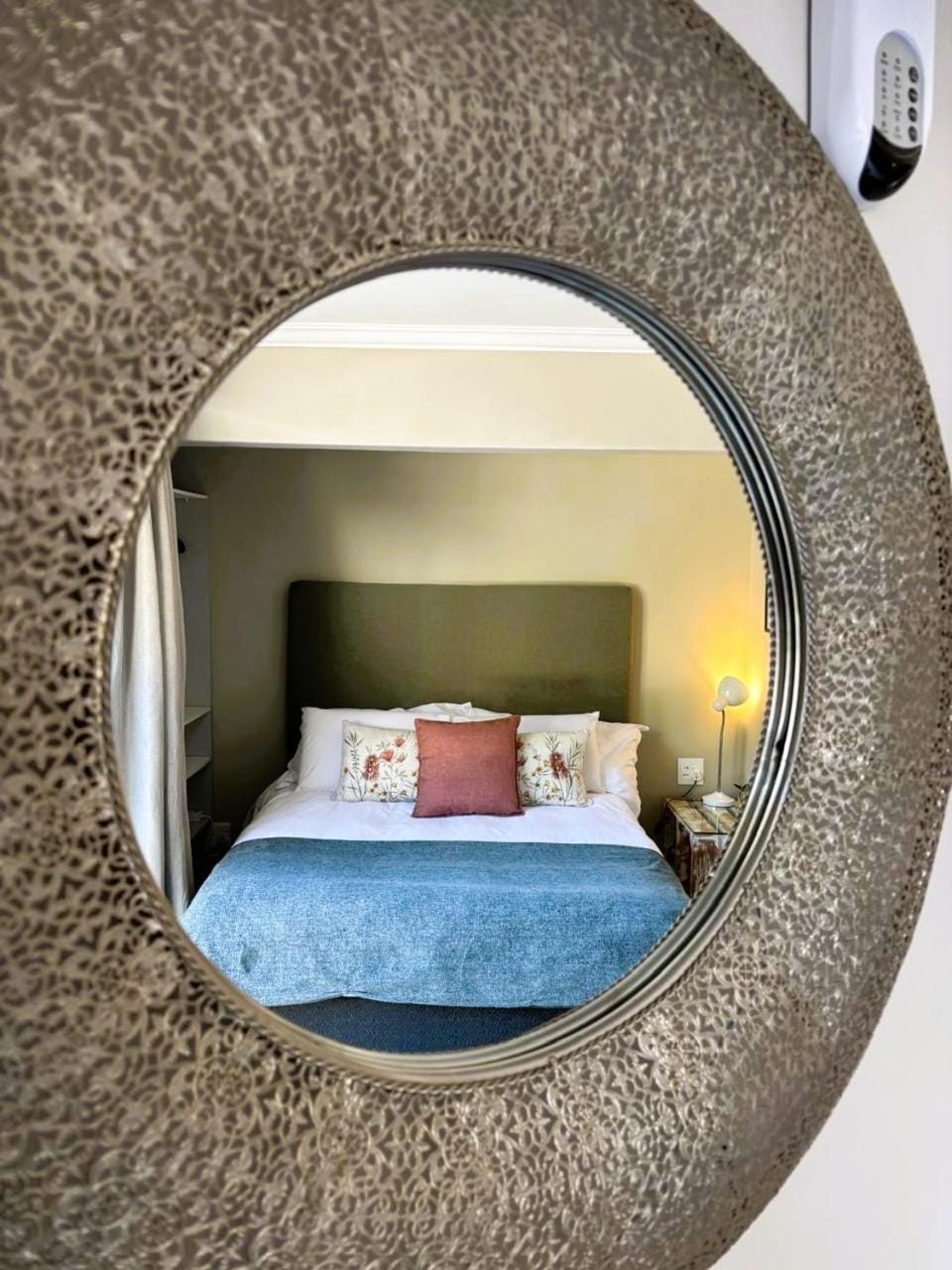The Clinton - cozy studio escape close to Sandton Apartment in Sandton