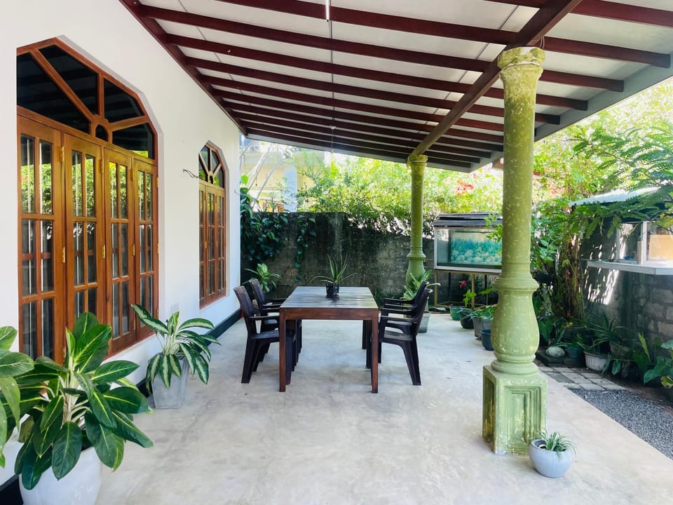 Facade/entrance, Day, Dining area