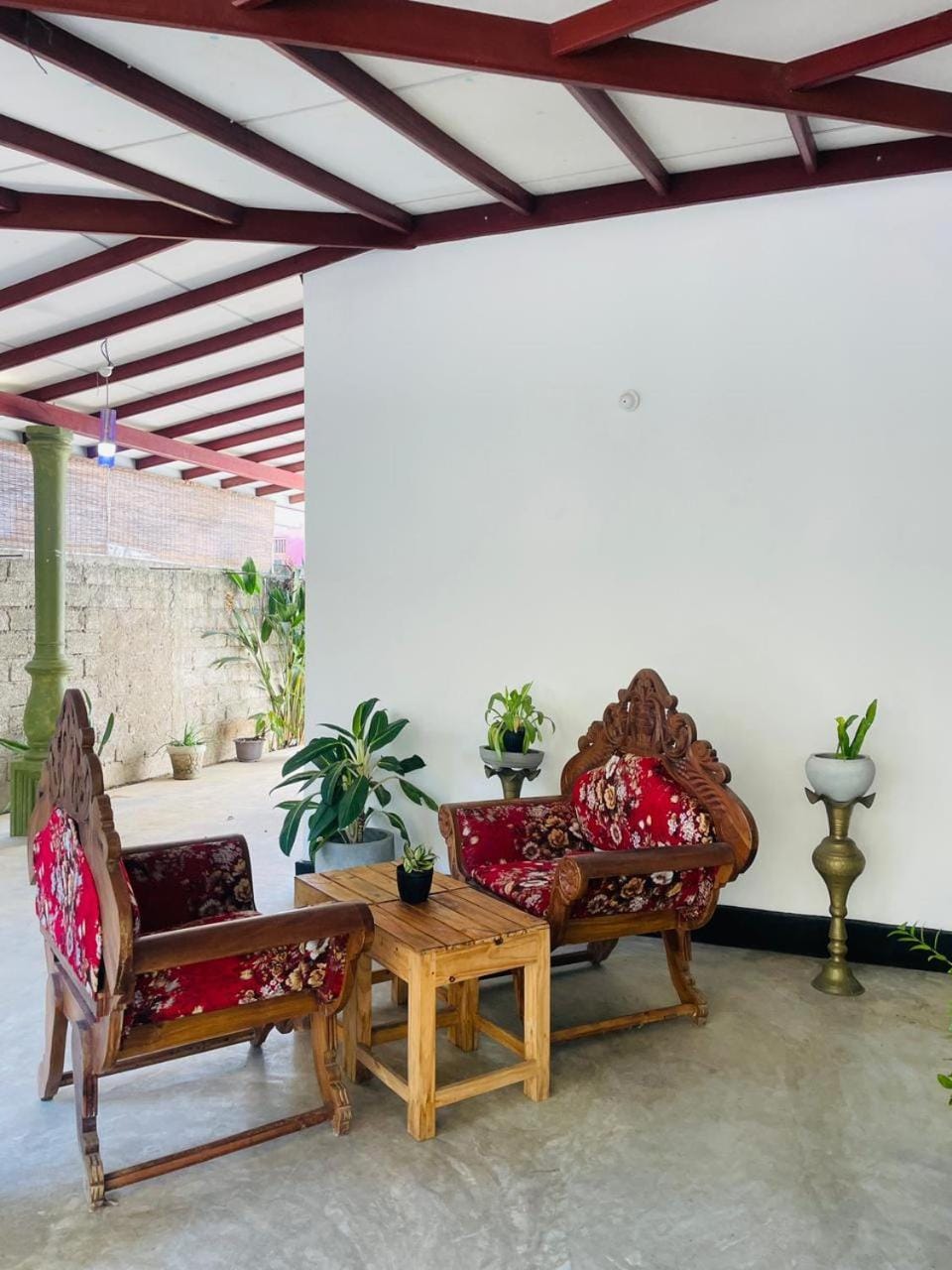 Facade/entrance, Day, Seating area