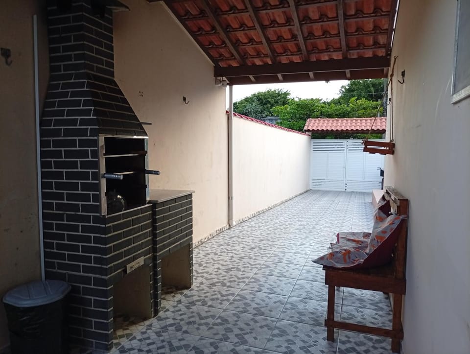 Casa pra finais de semana e temporada House in Itanhaém