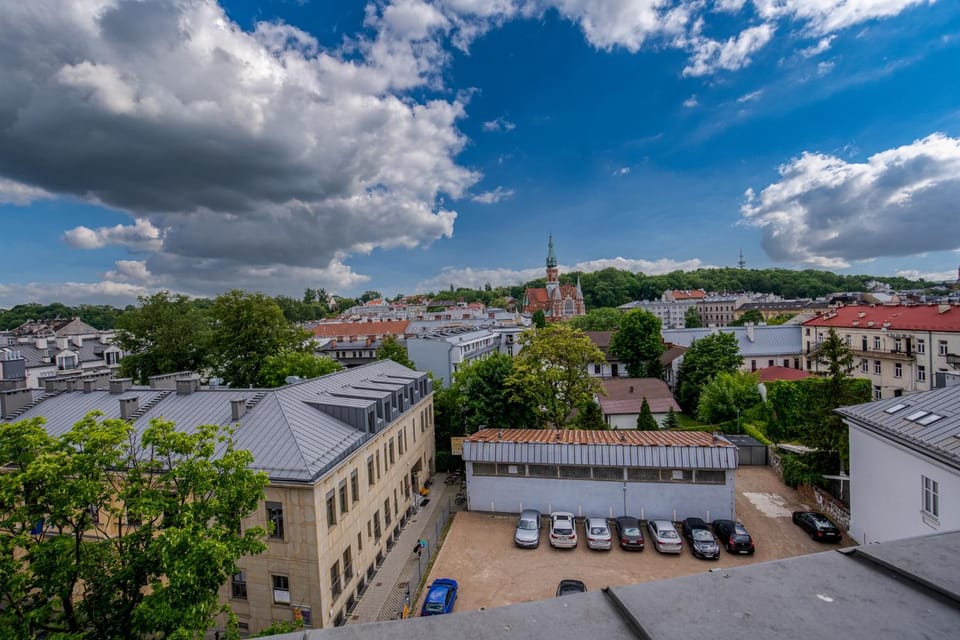 Day, Neighbourhood, Location