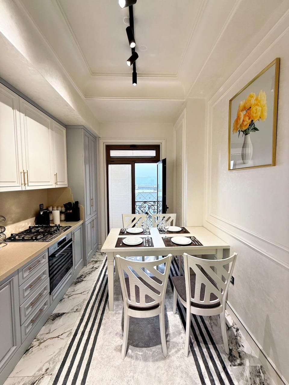 Kitchen or kitchenette, kitchen, kitchen