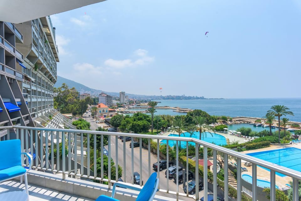 Property building, Pool view, Sea view