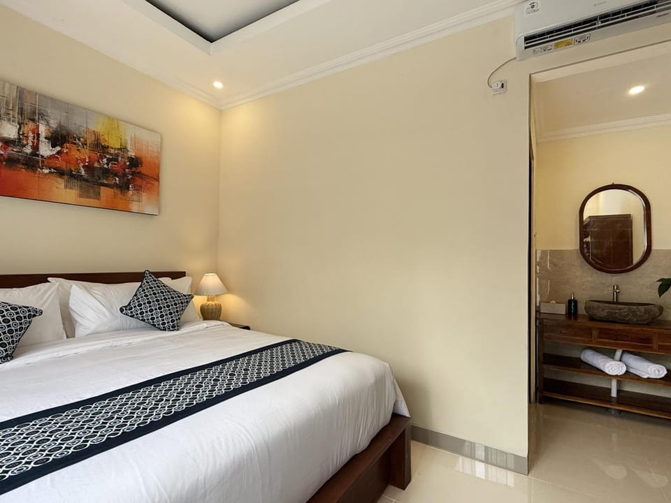 Bed, Photo of the whole room, Bedroom