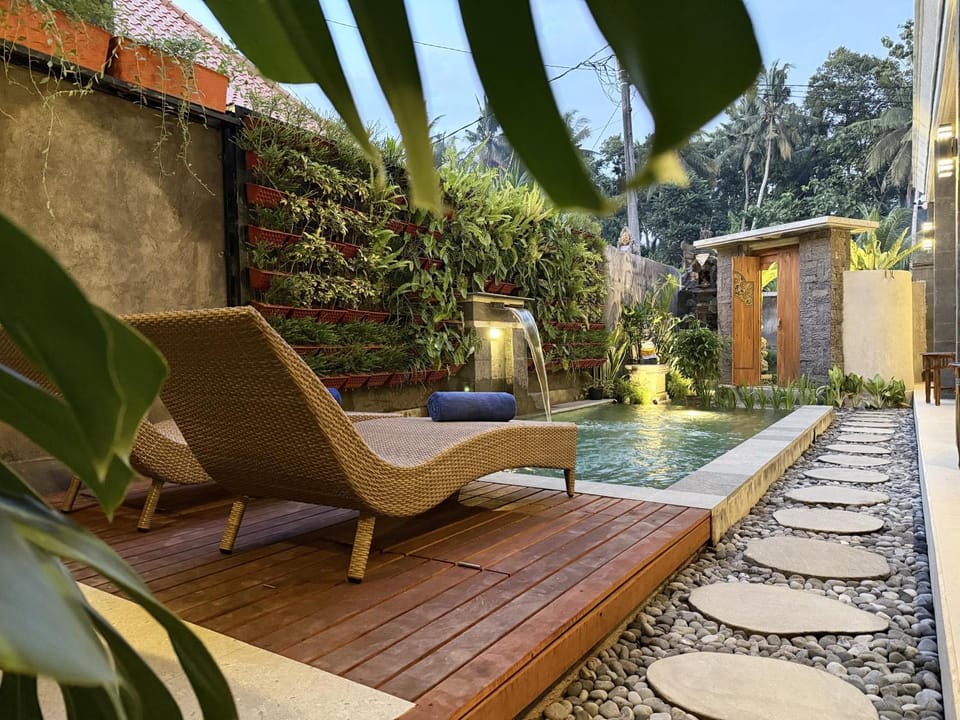 Day, Natural landscape, Garden, Garden view, Pool view, Swimming pool, sunbed