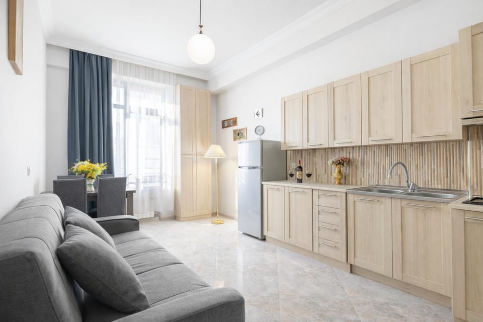 Kitchen or kitchenette, Living room