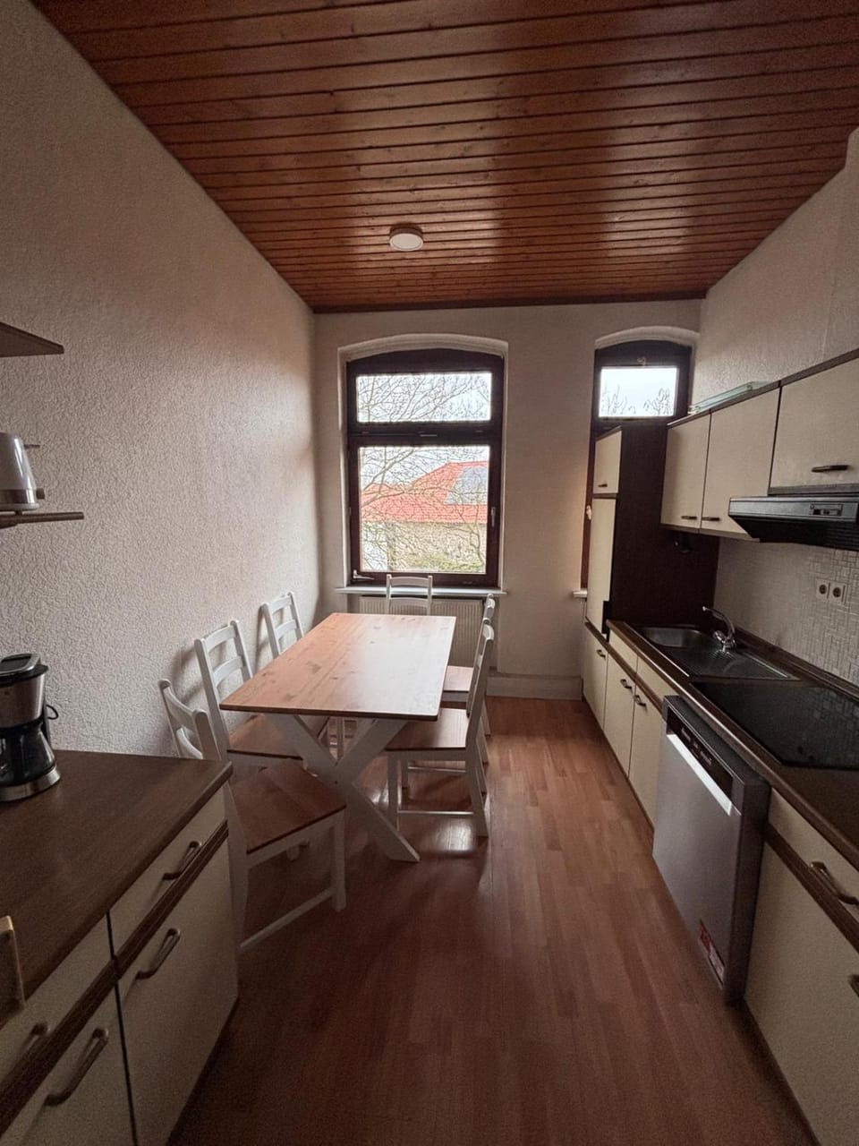 Kitchen or kitchenette, Breakfast, dishwasher, kitchen