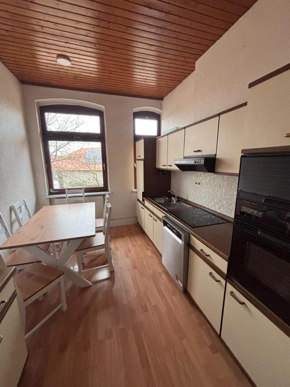 Kitchen or kitchenette, dishwasher, kitchen