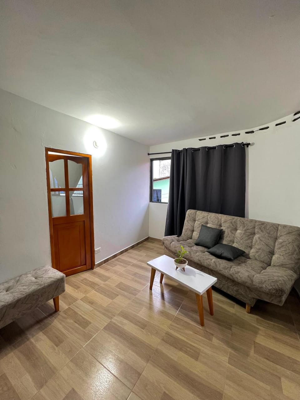 Newly remodeled house a block away from the park Apartment in Antioquia