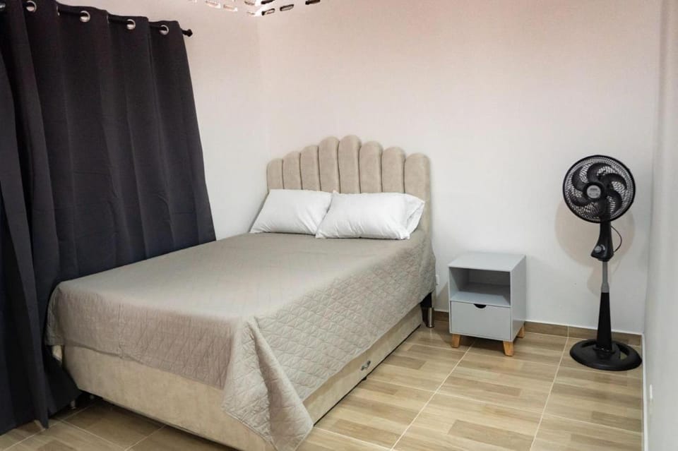 Newly remodeled house a block away from the park Apartment in Antioquia