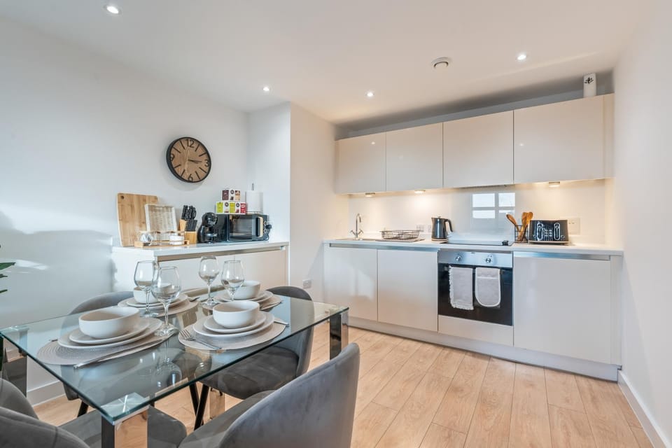 1BR Sleeps 6 - Secure Parking - 15 Mins to Ctrl London Apartment in London Borough of Southwark
