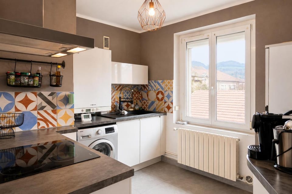 Coffee/tea facilities, Kitchen or kitchenette, dishwasher, oven, pet friendly, stove, toaster, washing machine