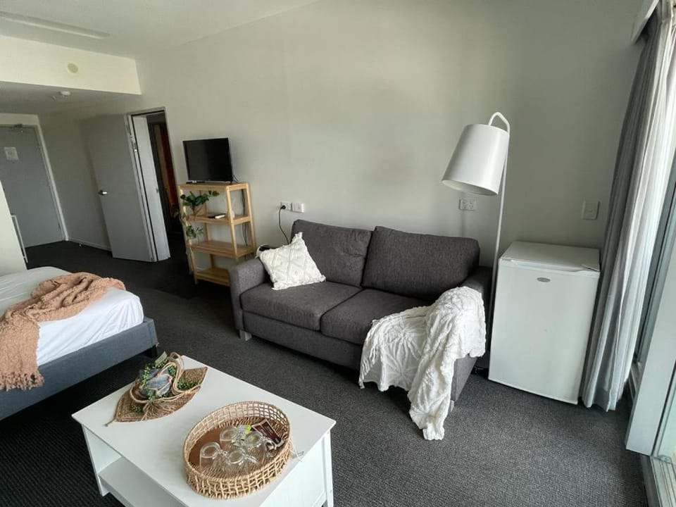 ツ Home Away From Home Apartment in Darwin