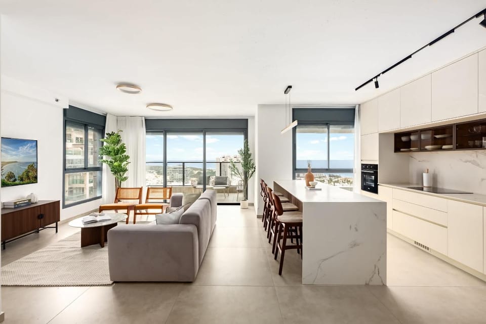Kitchen or kitchenette, Living room, Seating area, stove
