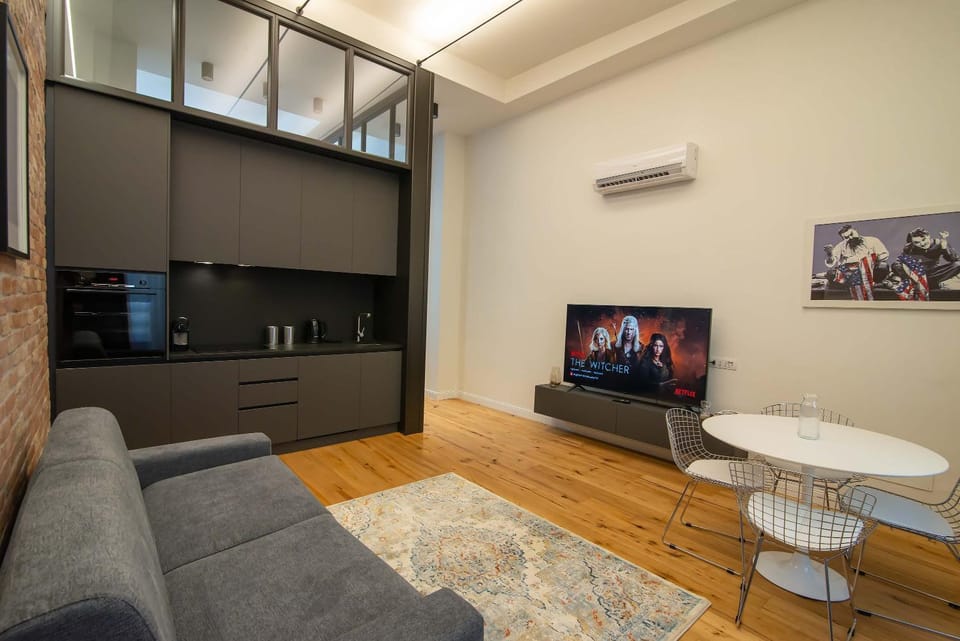 TV and multimedia, Living room, Dining area
