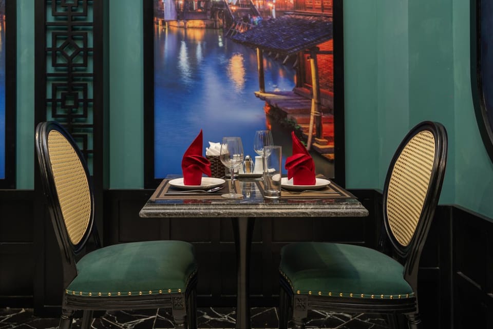 Restaurant/places to eat, Seating area
